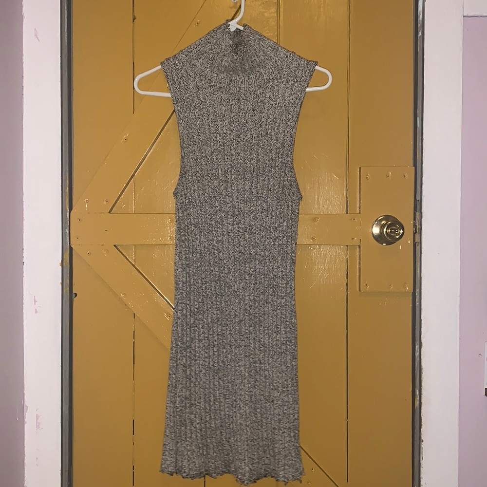 Sleeveless turtleneck dress size medium